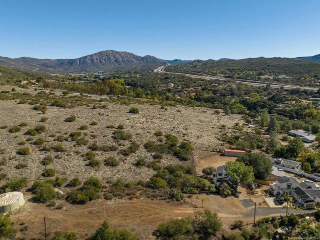 80 Willowside Ter, Alpine, CA 91901