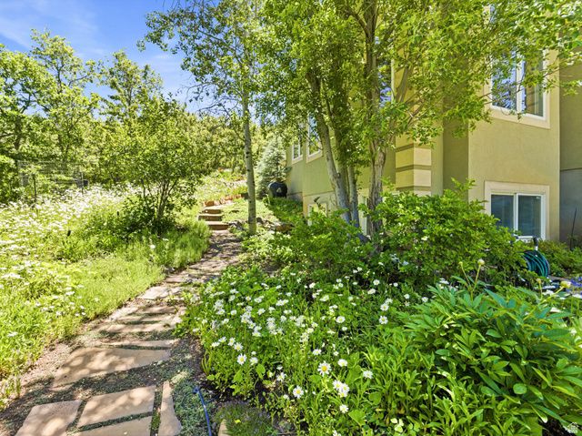 5808 E PIONEER FORK RD, Emigration Canyon, UT 84108