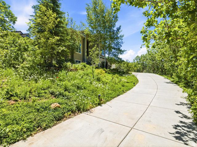 5808 E PIONEER FORK RD, Emigration Canyon, UT 84108
