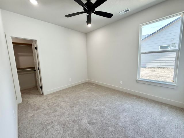 5408 N Toben Ct, Bel Aire, KS 67226