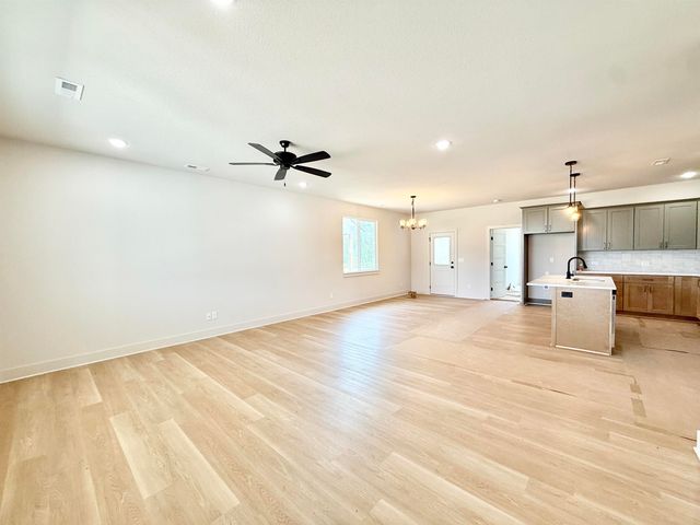 5408 N Toben Ct, Bel Aire, KS 67226