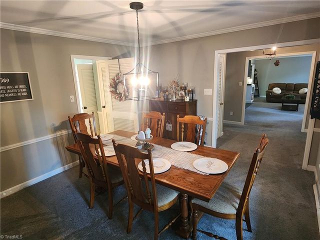101 S 8th Avenue, Mayodan, NC 27027
