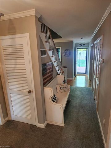 101 S 8th Avenue, Mayodan, NC 27027