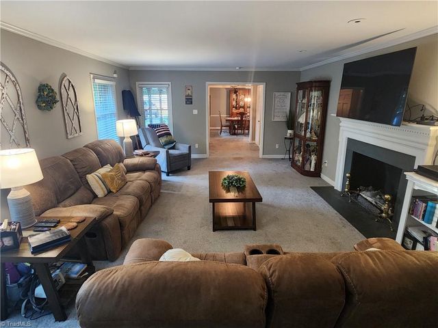 101 S 8th Avenue, Mayodan, NC 27027