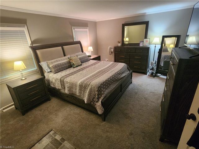 101 S 8th Avenue, Mayodan, NC 27027