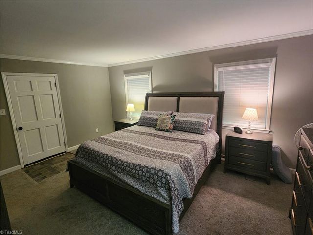 101 S 8th Avenue, Mayodan, NC 27027