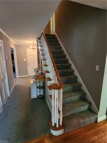 101 S 8th Avenue, Mayodan, NC 27027