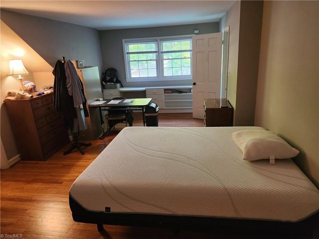 101 S 8th Avenue, Mayodan, NC 27027