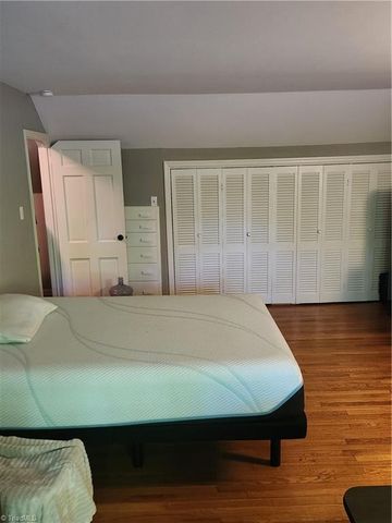 101 S 8th Avenue, Mayodan, NC 27027