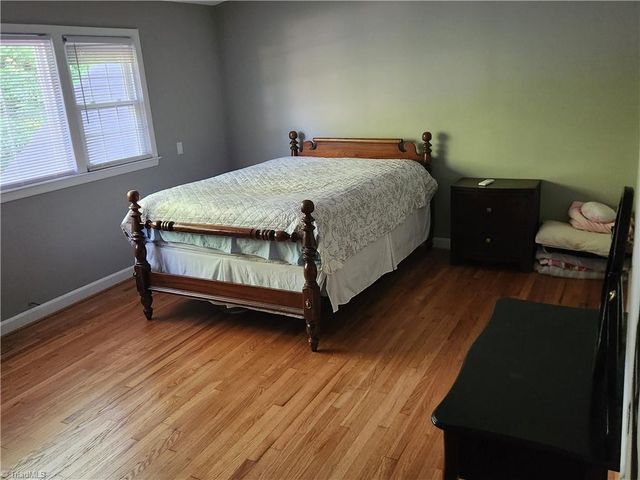 101 S 8th Avenue, Mayodan, NC 27027