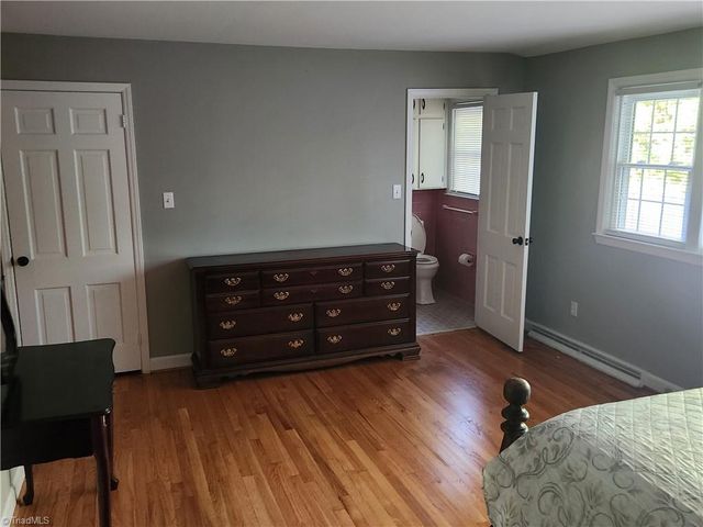 101 S 8th Avenue, Mayodan, NC 27027