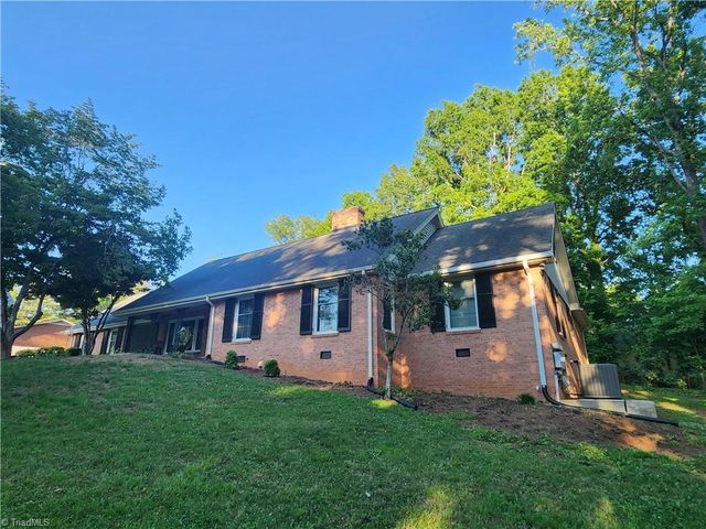 101 S 8th Avenue, Mayodan, NC 27027