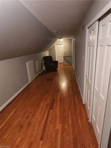 101 S 8th Avenue, Mayodan, NC 27027