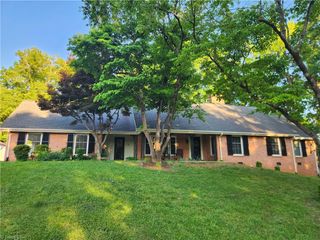 101 S 8th Avenue, Mayodan, NC 27027