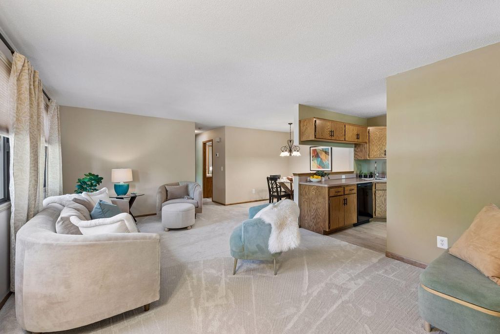 7638 13th Street N, Oakdale, MN 55128 — photo 2