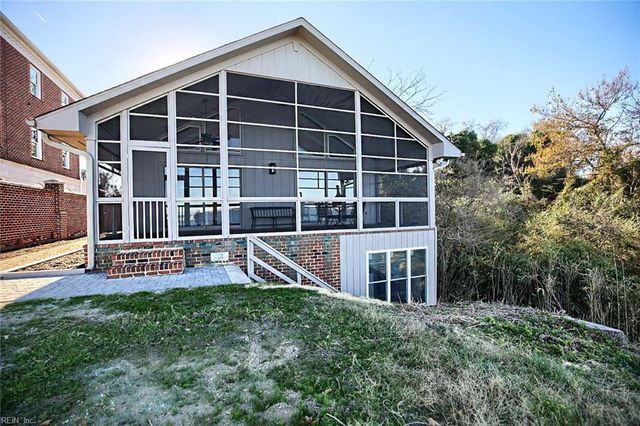 222 Nelson RD, Yorktown, VA 23690