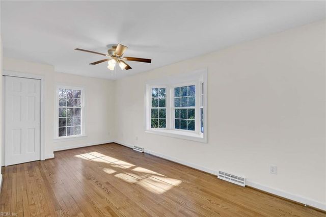 222 Nelson RD, Yorktown, VA 23690