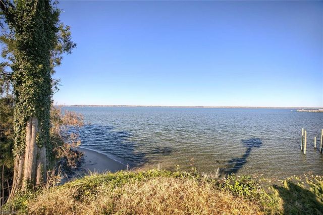 222 Nelson RD, Yorktown, VA 23690