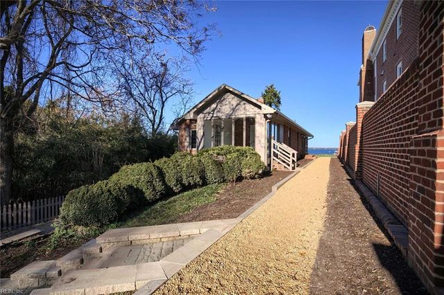 222 Nelson RD, Yorktown, VA 23690