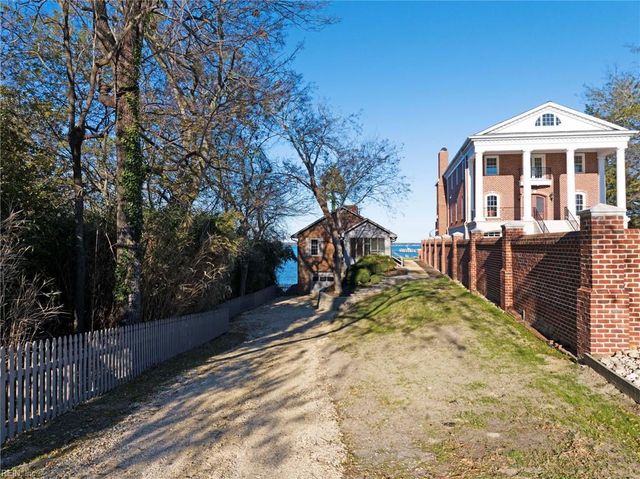 222 Nelson RD, Yorktown, VA 23690