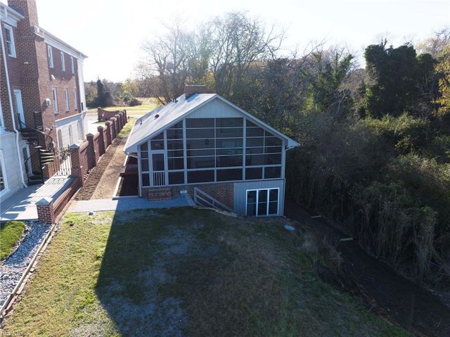 222 Nelson RD, Yorktown, VA 23690