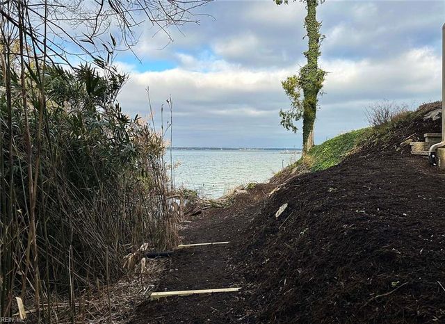 222 Nelson RD, Yorktown, VA 23690