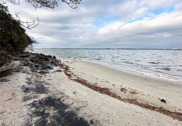 222 Nelson RD, Yorktown, VA 23690