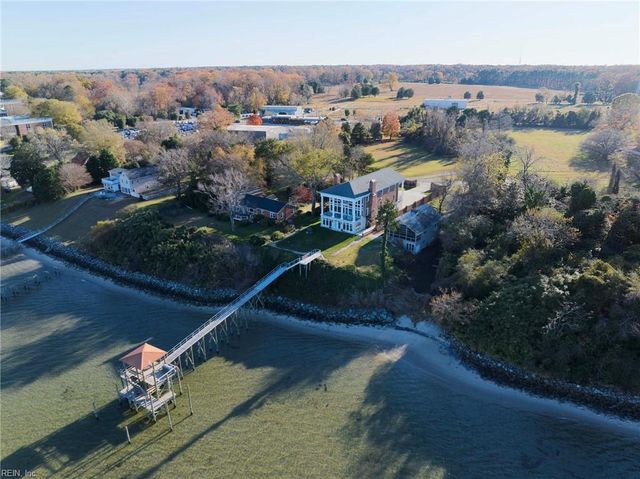 222 Nelson RD, Yorktown, VA 23690