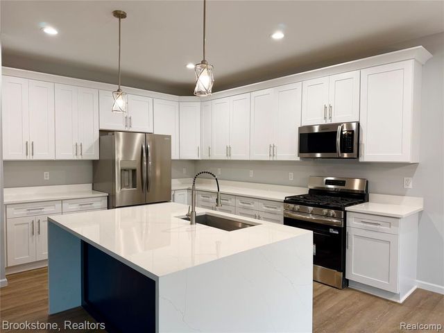 37116 Moravian Drive, Clinton Township, MI 48036