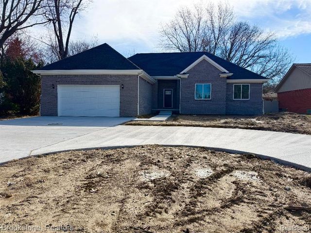 37116 Moravian Drive, Clinton Township, MI 48036