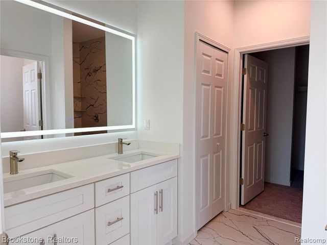 37116 Moravian Drive, Clinton Township, MI 48036