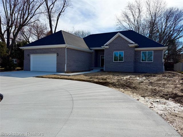 37116 Moravian Drive, Clinton Township, MI 48036