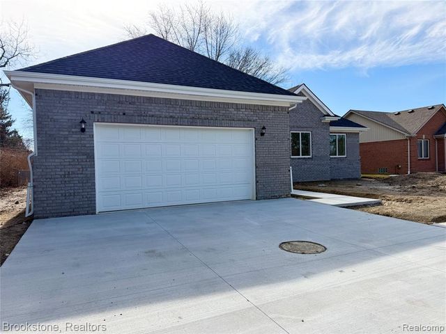 37116 Moravian Drive, Clinton Township, MI 48036