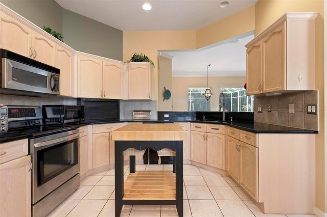 6852 SAGEBRUSH CIRCLE, Sarasota, FL 34243