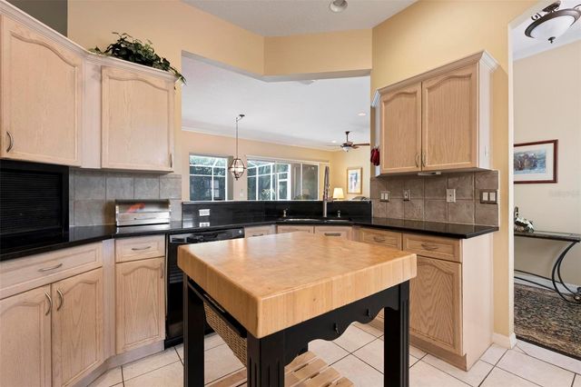 6852 SAGEBRUSH CIRCLE, Sarasota, FL 34243