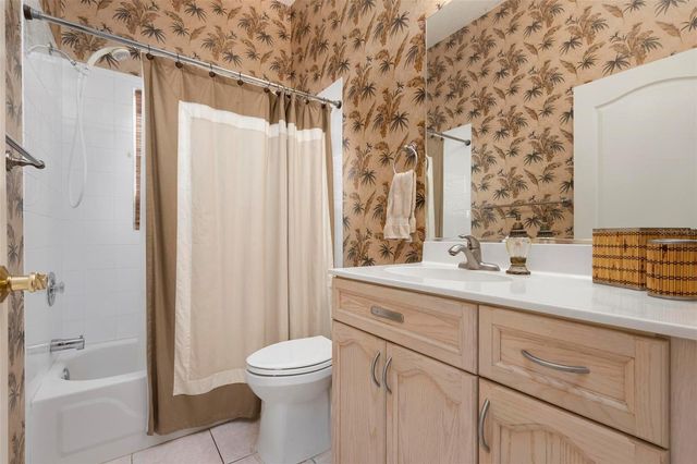 6852 SAGEBRUSH CIRCLE, Sarasota, FL 34243