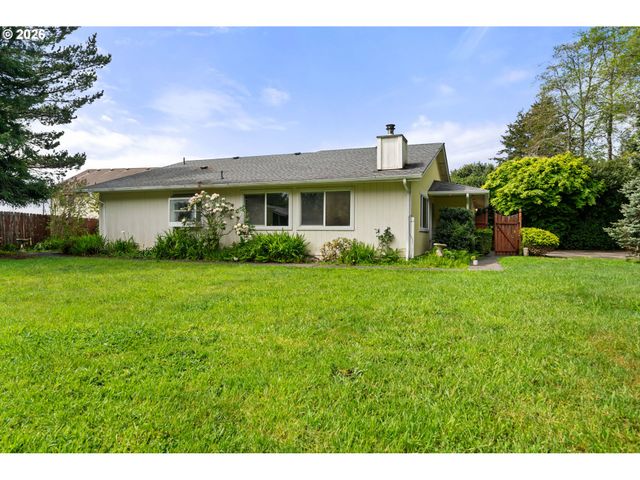 17345 BLUEBERRY Dr, Brookings, OR 97415