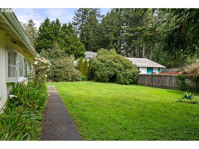 17345 BLUEBERRY Dr, Brookings, OR 97415