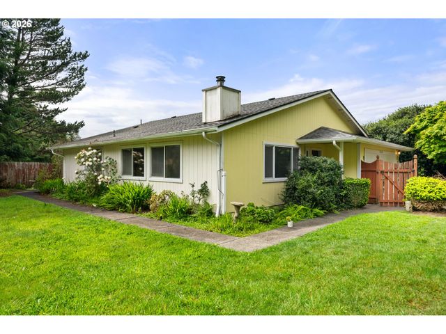 17345 BLUEBERRY Dr, Brookings, OR 97415