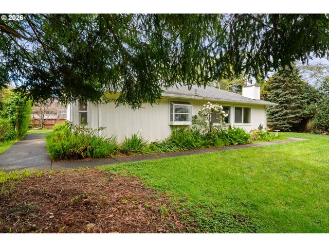 17345 BLUEBERRY Dr, Brookings, OR 97415