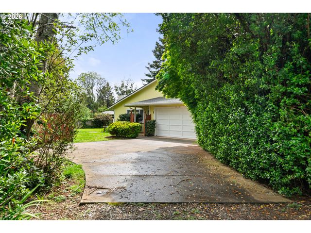 17345 BLUEBERRY Dr, Brookings, OR 97415