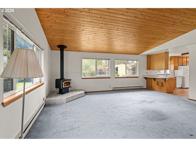 17345 BLUEBERRY Dr, Brookings, OR 97415