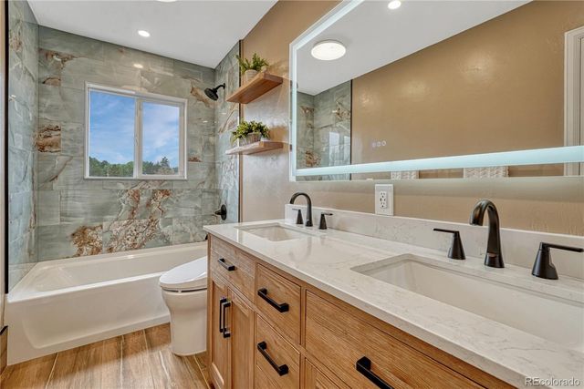 1050 S Waco Way, Aurora, CO 80017