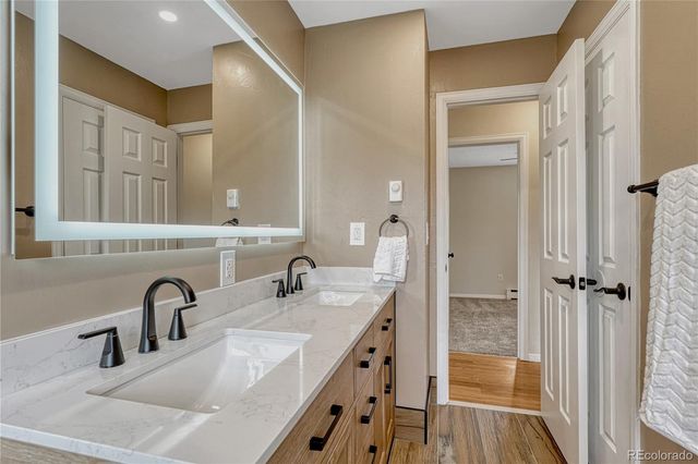 1050 S Waco Way, Aurora, CO 80017