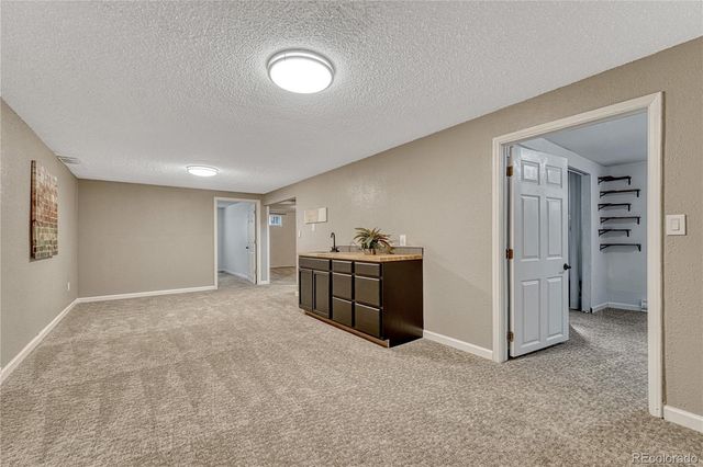 1050 S Waco Way, Aurora, CO 80017