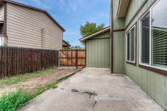 1050 S Waco Way, Aurora, CO 80017