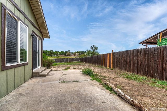 1050 S Waco Way, Aurora, CO 80017