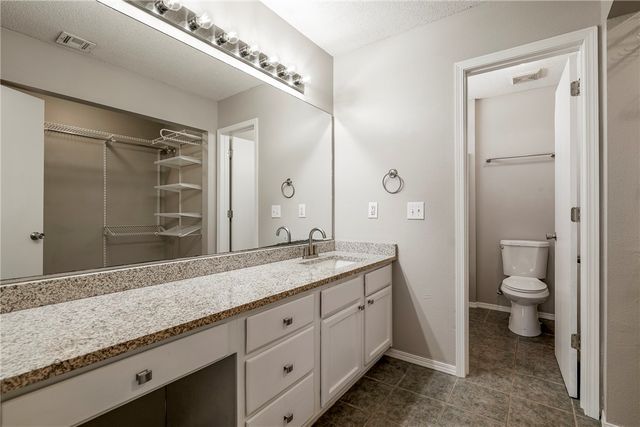 1601 Cresent Street, Bentonville, AR 72712