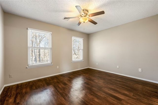 1601 Cresent Street, Bentonville, AR 72712