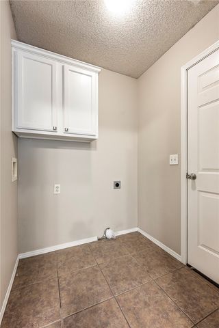 1601 Cresent Street, Bentonville, AR 72712